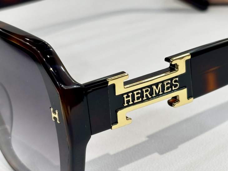 Picture of Hermes Sunglasses _SKUfw70119875fw